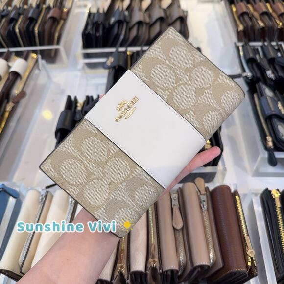 NWT Coach Slim Zip Wallet Signature Canvas With Stripe CR928 Gold/Light Khaki/ - Picture 1 of 7